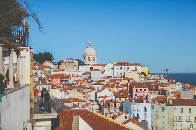 alfama-district-in-lisbon-10-best-things-to-see-full-guide