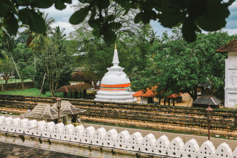 THE TEMPLE OF THE SACRED TOOTH RELIC IN KANDY [FULL GUIDE]