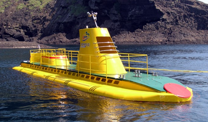 Taking a submarine on Udo Island