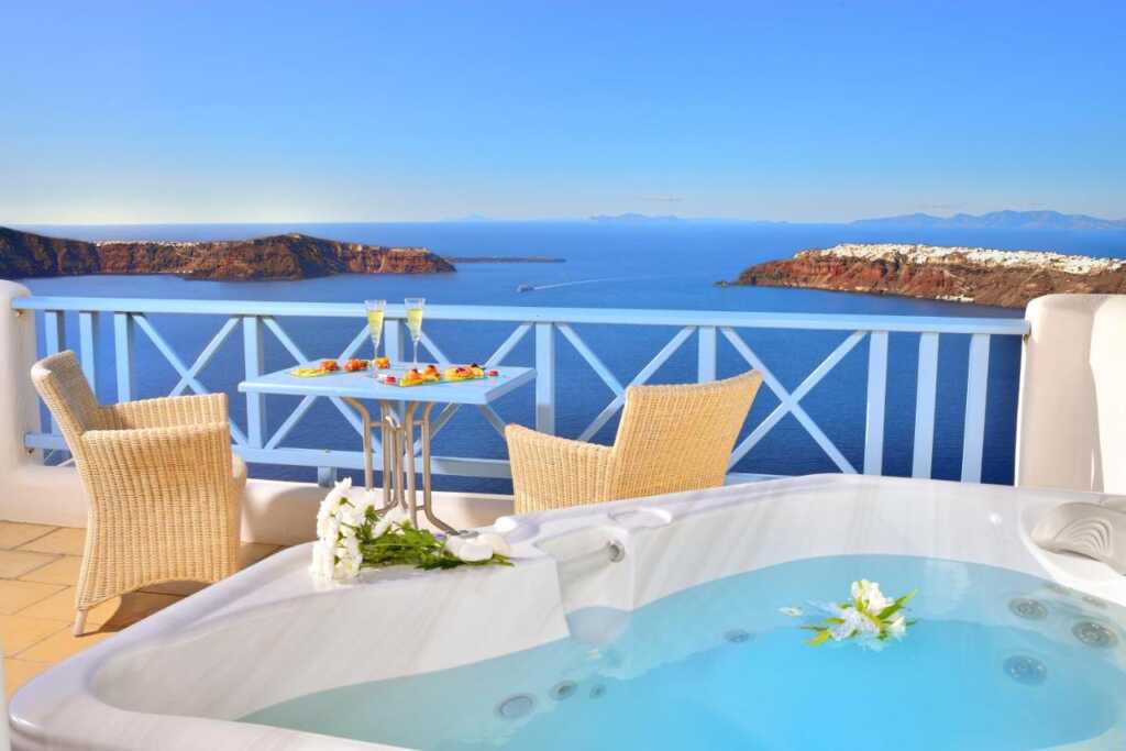 Best place to stay in Santorini