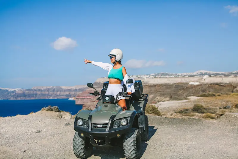 How to get around in Santorini