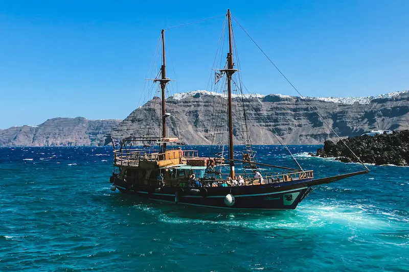 Best things to do in Santorini