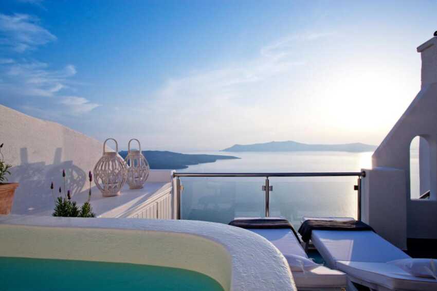 Best Place to Stay on Santorini Island