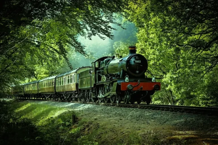 THE BEST DESTINATIONS FOR RAIL BREAKS IN THE UK