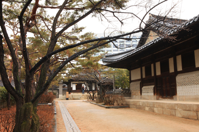 Unhyeongung Palace near Ikseon-dong