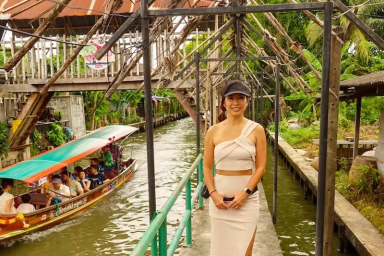 A visit at Khlong Lat Mayom-Floating Market in Bangkok