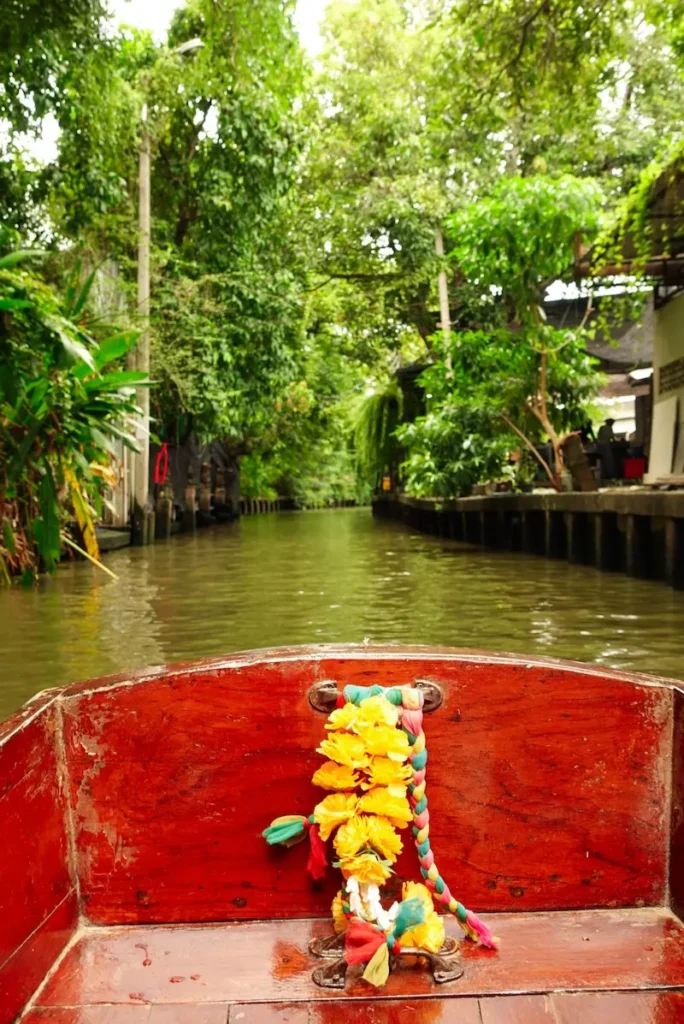 Boat tour at Khlong Lat Mayom-Floating Market in Bangkok